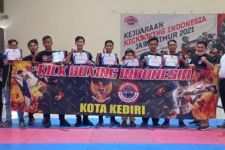 Tim Kickboxing Kediri Berhasil Sabet Emas di Kejuaraan Se-Jatim - JPNN.com Jatim