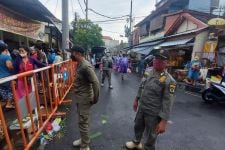 Pol PP Pastikan Status PPKM Level 2 di Denpasar Berjalan Tertib, Lihat Nih Aktivitas Warga Kota - JPNN.com Bali