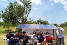 Mahasiswa Unair Bantu Pengairan Desa di Bangkalan dengan Panel Surya - JPNN.com Jatim