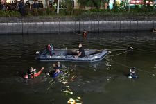 Ambil Ponsel Jatuh di Sungai, Bocah 16 Tahun Hilang Diduga Tenggelam - JPNN.com Jatim