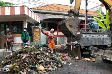Musim Hujan Tiba, Masyarakat Surabaya Diingatkan Soal Sampah, Awas  - JPNN.com Jatim