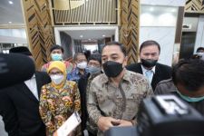 Sekolah Negeri dan Swasta di Surabaya Bakal Disatukan? - JPNN.com Jatim