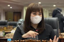 Peringati HGN 2021, Herlina Beri Suntikan Semangat Kepada Para Guru - JPNN.com Jatim