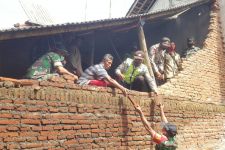 9 Rumah Ambruk Akibat Hujan Disertai Angin Kencang di Kabupaten Malang - JPNN.com Jatim