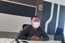 Berduel dengan Petugas Kejaksaan, Terdakwa Curanmor di Gresik Kabur - JPNN.com Jatim