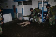 Prajurit Raider 900/SBW Gempur Markas Gerakan Bali Merdeka, Lihat Aksinya, Sangar - JPNN.com Bali
