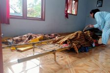 Ibu dan Anak di Lumajang Ditemukan Tewas Berpegangan Tangan - JPNN.com Jatim