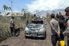 Antisipasi Penjarahan, Polisi Berpatroli Permukiman Warga Terdampak Erupsi Gunung Semeru - JPNN.com Jatim