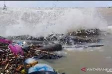 Peringatan Dini Banjir Rob, Warga Pesisir Pantai Pamekasan Waspada - JPNN.com Jatim