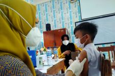 Vaksinasi Anak Bentrok dengan Imunisasi Dasar, Begini Saran Dokter, Penting! - JPNN.com Jateng