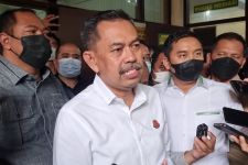 Diduga Tutupi Kasus Pencabulan, Kajati Jabar Bakal Periksa Istri Herry Wirawan  - JPNN.com Jabar