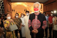Pantau Misa Natal di Gereja Katedral Semarang, Ganjar Temukan Indahnya Toleransi - JPNN.com Jateng