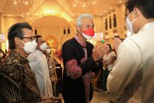 Datangi Gereja Saat Ibadah Natal, Ganjar: Kami ke Sini untuk Ikut Bergembira - JPNN.com Jateng