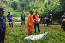 Korban Anak Terseret Arus Sungai Cikapundung Ditemukan Meninggal Dunia - JPNN.com Jabar