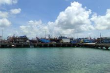 Puluhan Kapal Tinggalkan Pelabuhan Awang, Camat Pujut Sebut Fakta Ini - JPNN.com Bali