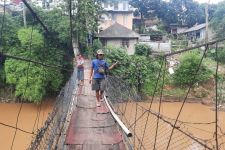 Jembatan Penghubung Depok-Jakarta Memprihatinkan, Ini Respons Gubernur Jawa Barat - JPNN.com Jabar