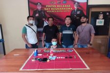 Pengedar Ecek-ecek Diciduk, Polisi Temukan BB Ini di TKP - JPNN.com Bali
