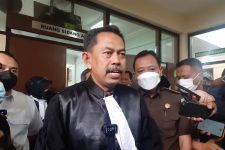 Biadab! Herry Wirawan Hamili Sepupu Saat Istri Sedang Mengandung - JPNN.com Jabar
