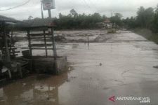 Banjir Lahar Dingin Gunung Semeru Terjang Sejumlah Desa, Akses Warga Terputus - JPNN.com Jatim