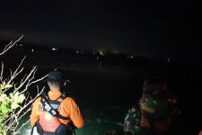 Basarnas Yogyakarta Bergerak ke Kulon Progo, Bantu Cari Bocah 9 Tahun yang Hilang di Muara Sungai Serang - JPNN.com Jogja