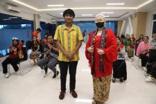 Konsisten Lestarikan Budaya, Untag Ajak Mahasiswa Berbagai Daerah Pakai Baju Adat - JPNN.com Jatim