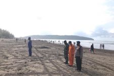 Korban Tenggelam di Pantai Barat Pangandaran Belum Ditemukan - JPNN.com Jabar