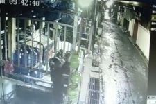 Aksi Pencurian 47 Tabung Gas 3 Kg di Semarang Terekam CCTV, Meresahkan - JPNN.com Jateng