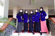 Mahasiswa UNY Berinovasi Dengan Ekstrak Lengkuas untuk Basmi Nyamuk Demam Berdarah - JPNN.com Jogja