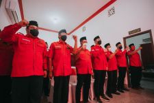 PDI Perjuangan Peringati Ultah, Wali Kota Eri Bernostalgia Saat Ikuti Sekolah Partai - JPNN.com Jatim