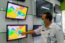 BMKG: Waspadai Gelombang Tinggi dan Angin Kencang di Pesisir Utara Jawa Tengah - JPNN.com Jateng