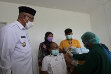 Depok Mulai Vaksin Booster Hari Ini, Lansia Jadi Prioritas Utama - JPNN.com Jabar
