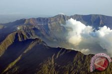 Prakiraan Cuaca Besok: Hujan Es Terjang Gunung Tambora, Jalur Pendakian Tutup Mulai 24 Januari - JPNN.com Bali