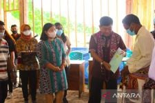 Redistribusi Tanah di Kupang, 568 Warga Terima Sertifikat Tanah, Ini Harapannya - JPNN.com Bali