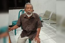 Kakek Asal Malang Kesasar di Solo, Ditemukan Polisi di Emperan Kios JNT - JPNN.com Jateng