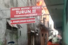 Rumah di Nyamplungan Surabaya Terbakar, Penghuni Kontrakan Sempat Dengar Ledakan - JPNN.com Jatim