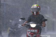 Simak Cuaca Besok Senin: Hujan Lebat Meluas ke 4 Wilayah di Jawa Tengah, Waspada - JPNN.com Jateng
