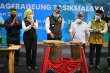 Ridwan Kamil Resmikan Pusat Budaya Pagerageung di Tasikmalaya - JPNN.com Jabar