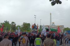 Turun ke Jalan, Buruh Jatim Suarakan Isu Jaminan Sosial, Pemprov Tanggapi Begini - JPNN.com Jatim