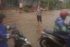 Akibat Hujan Deras, Alun-alun Kota Depok Kebanjiran - JPNN.com Jabar