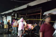 Sisa-sisa Kebakaran Pasar Sayung, 6 Los Dipasang Garis Polisi - JPNN.com Jateng