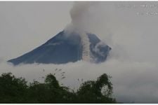 Dalam Sepekan, Terjadi 296 Kali Gempa Guguran di Gunung Merapi - JPNN.com Jogja