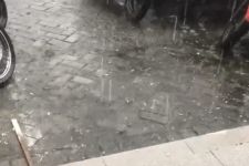 Fenomena Hujan Es di Surabaya, Warga Ketakutan - JPNN.com Jatim