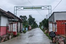 Warga Mojokerto Dapat Teror Kiriman Barang Mengerikan, Ada Karangan Bunga Sampai Batu Nisan - JPNN.com Jatim
