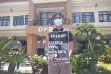 Tidak Menemui Massa Demo Sama Sekali, Ketua DPRD Batu: Kami Sangat Sibuk - JPNN.com Jatim