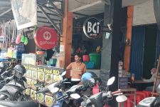 Dua Ponsel Pedagang Nasi Goreng Raib Dijarah Kawanan Pencuri Bermobil - JPNN.com Jabar
