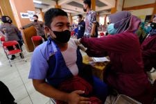 Vaksinasi Booster Dilakukan di Pasar Klewer, Pedagang Lainnya Harap Siap-siap - JPNN.com Jateng