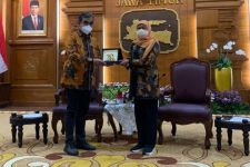 Puji-pujian Sekjen Gerindra Ahmad Muzani Untuk Gubernur Khofifah - JPNN.com Jatim
