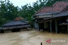 Hujan Disertai Angin, 5 Kecamatan di Pamekasan Dilanda Banjir - JPNN.com Jatim