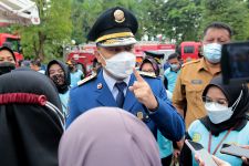 Wali Kota Eri Titip ke Kader Madagaskar Untuk Cegah Bencana di Surabaya - JPNN.com Jatim