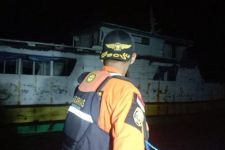 Basarnas Evakuasi Awak Kapal Nelayan Alami Mati Mesi di Perairan Wakatobi - JPNN.com Sultra